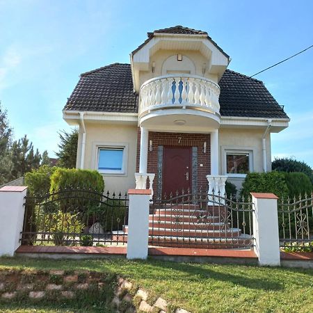 Apartamenty Junona Nad Morzem, W Domu Z Ogrodem, Obok Stegna I Jantar Junoszyno Kültér fotó