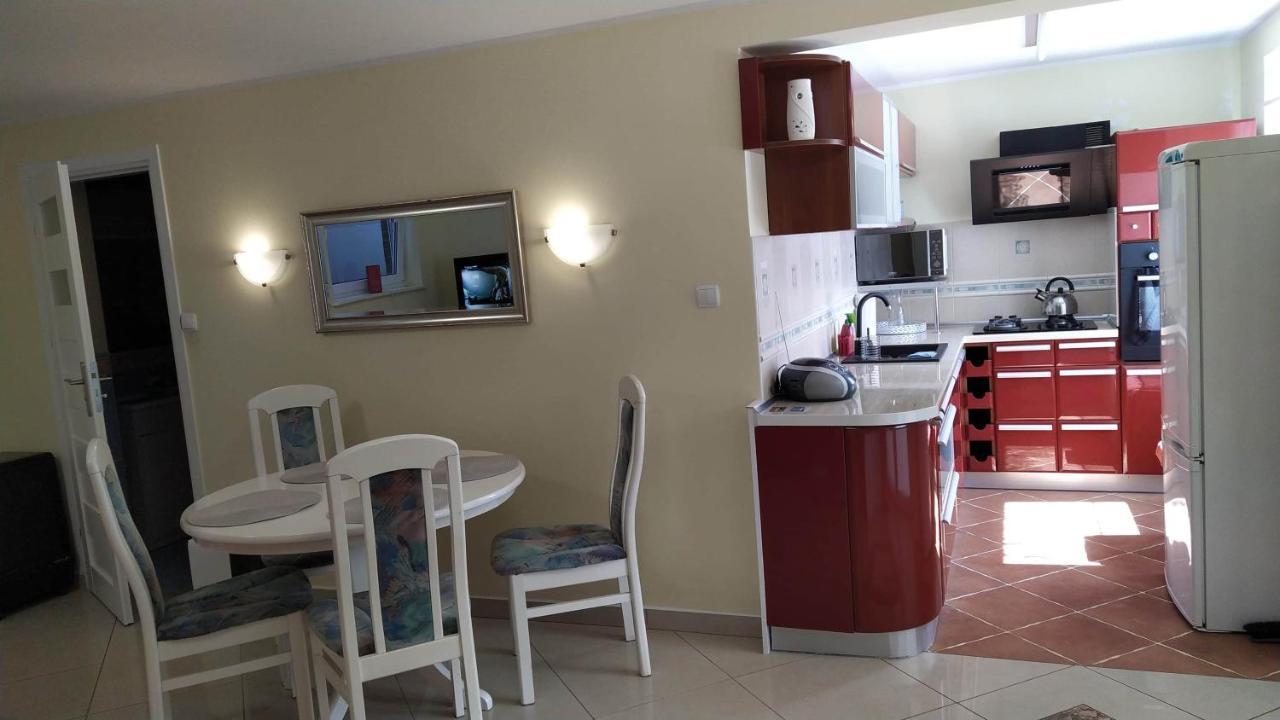 Apartamenty Junona Nad Morzem, W Domu Z Ogrodem, Obok Stegna I Jantar Junoszyno Kültér fotó