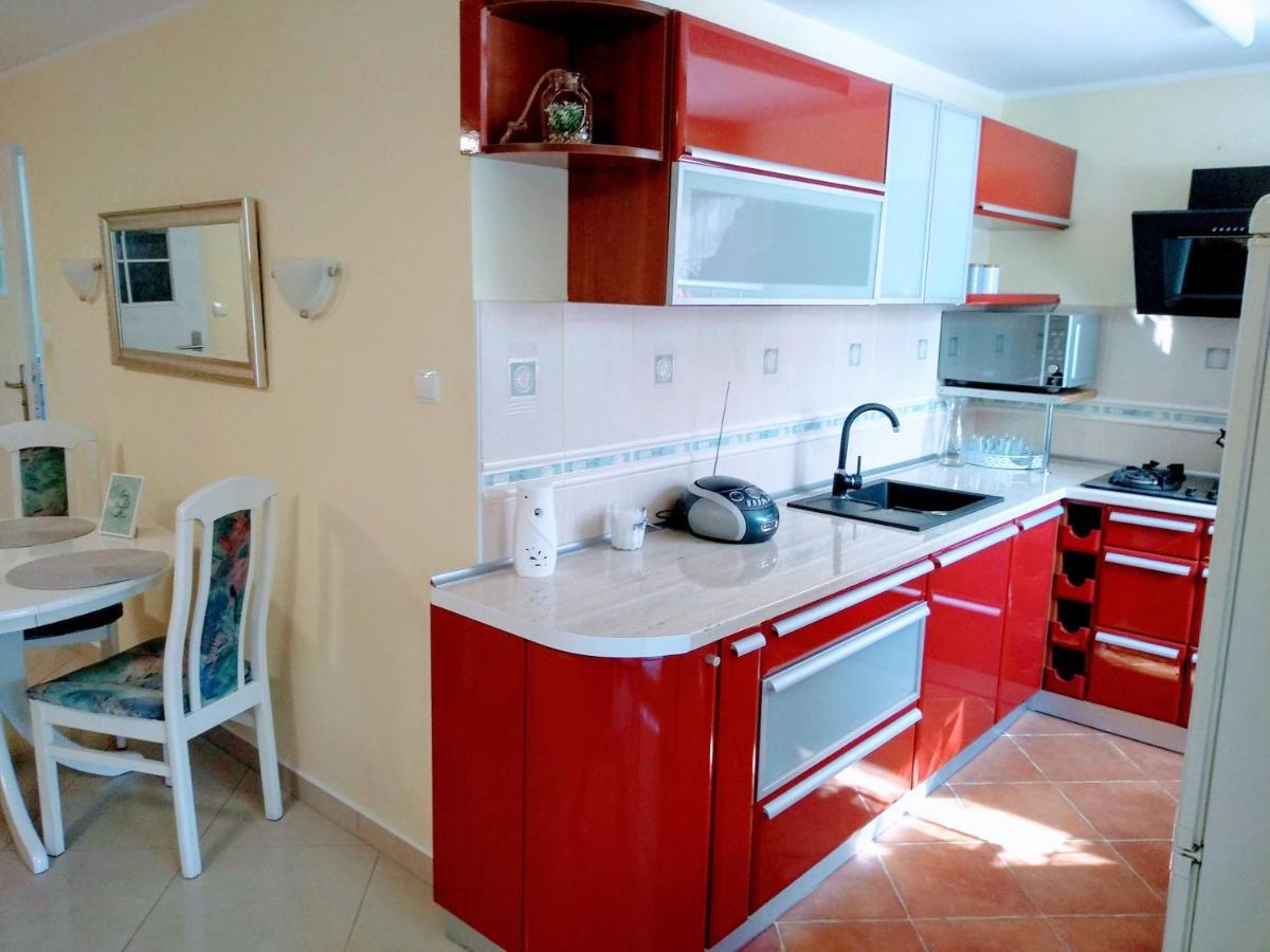 Apartamenty Junona Nad Morzem, W Domu Z Ogrodem, Obok Stegna I Jantar Junoszyno Kültér fotó