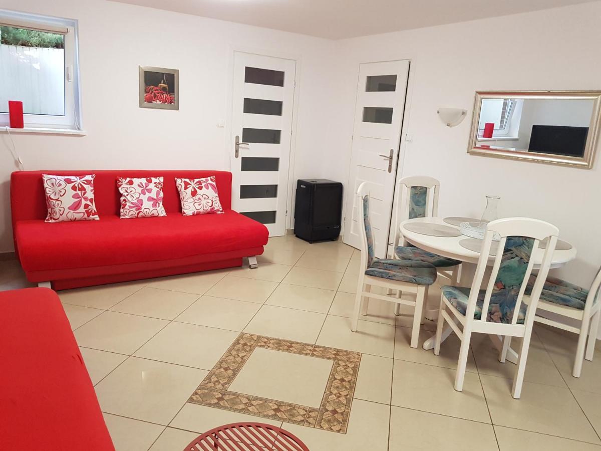Apartamenty Junona Nad Morzem, W Domu Z Ogrodem, Obok Stegna I Jantar Junoszyno Kültér fotó
